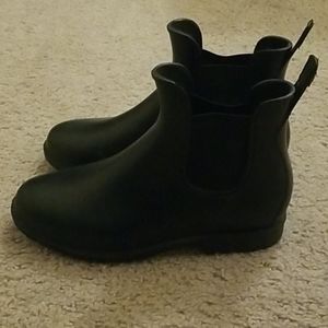 Black Chelsea Ankle-Height Rainboots